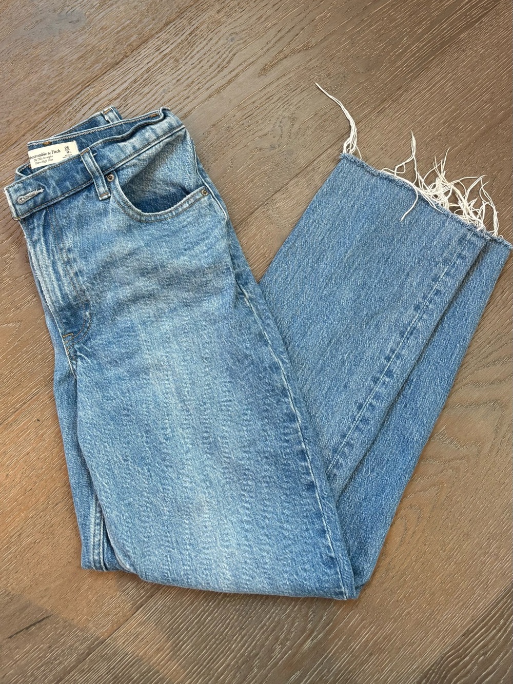 Abercrombie & Fitch The 90’s Straight Ultra High Rise Criss Cross Waist- Short